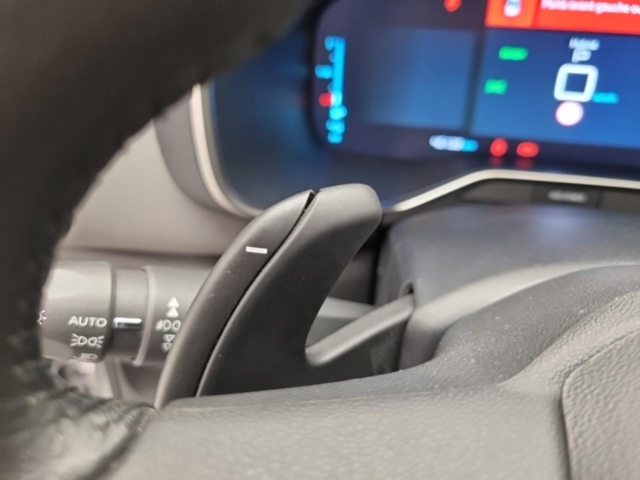Citroën C5 Aircross hybride rechargeable 225 e-eat8 c-series — photo 27