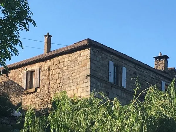 Mas Cevenol avec 1,3 ha de terrain et source