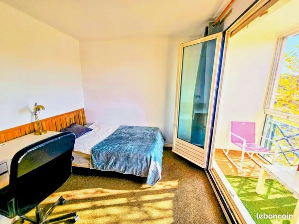 Belle chambre avec loggia 3 min. Rer noisy-champs