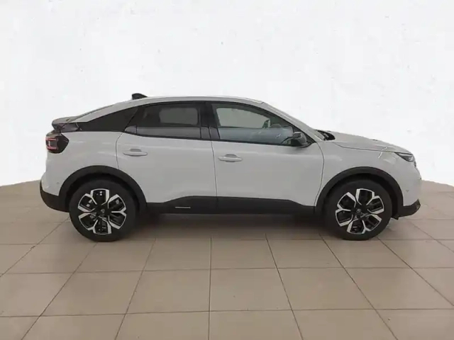 Citroën C4 hybride 145 ch e-dcs6 — photo 4