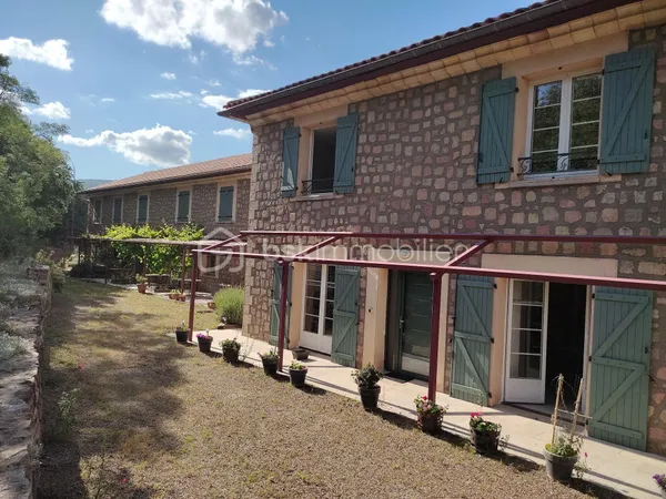 Maison 22 pièces 650 m²