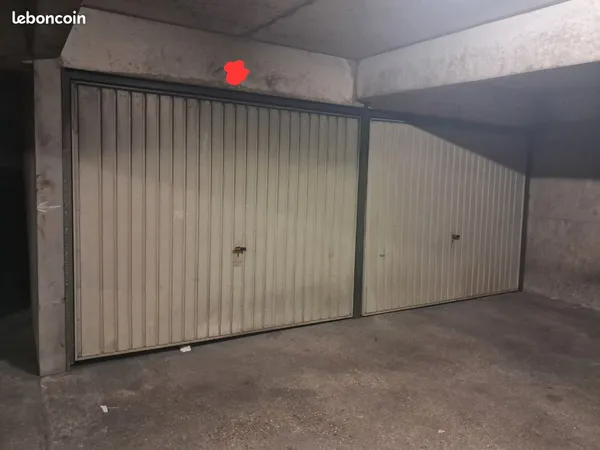 Box de 11m2 - Quartier Commune de Paris