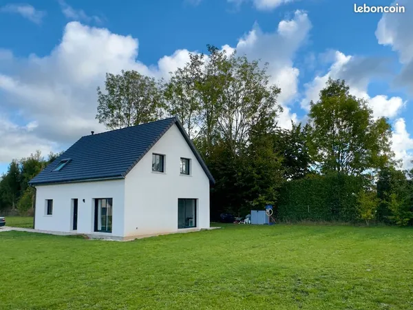 Maison neuve (2025) RE2020 de 120 m² - 4 chambres (vie de plain-pied) - Terrain de 958 m² - DPE A - 