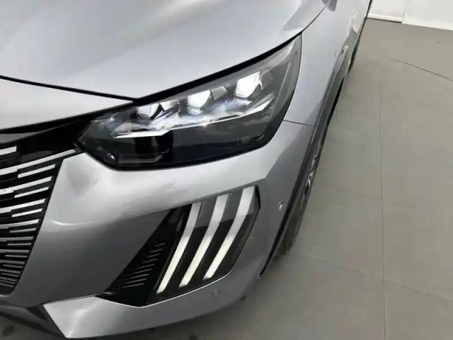 Peugeot 208 hybrid 110 e-dcs6 — photo 16