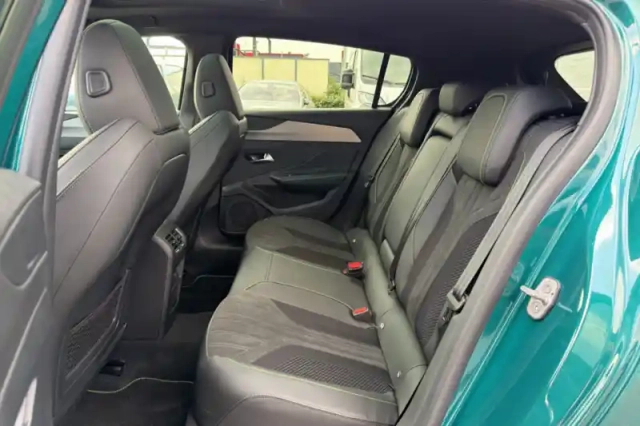 Peugeot 308 electrique 55 kwh 156ch — photo 11