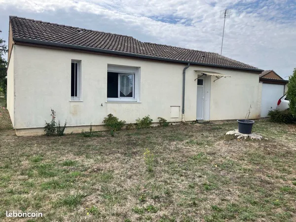 Maison plein pied avec terrain clos et garage