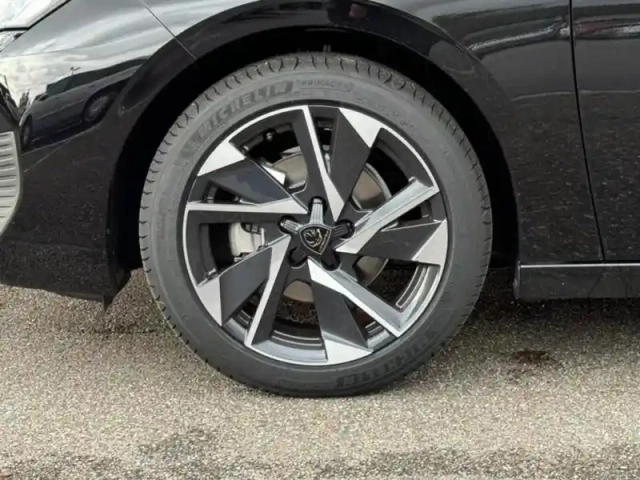 Peugeot 308 1.2 essence 130 eat 8 allure pack gps camera / pack hiver — photo 11