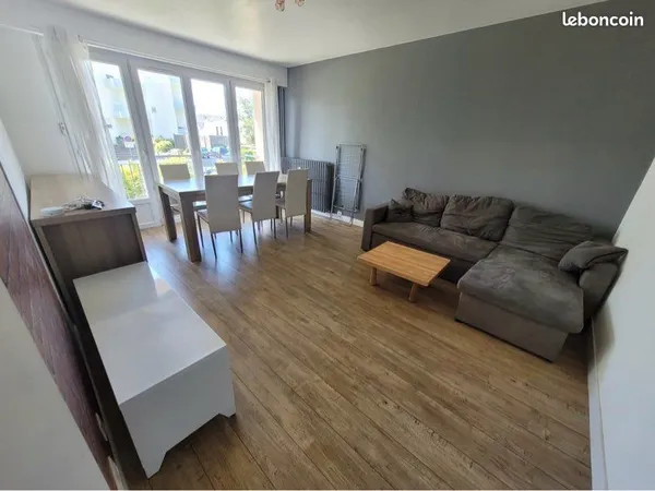 T4 rénové et meublé de 72 m² - 3 chambres - Balcon - Box fermé - Angers Saint-Léonard