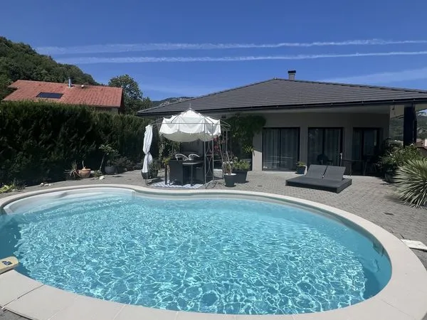 Villa 8 pièces 310 m²