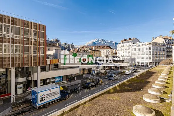 Appartement 4 pièces 94 m²