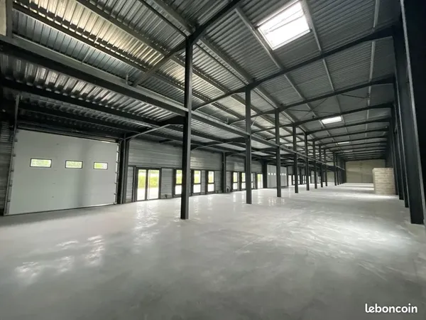 Local d'activité 805 m²