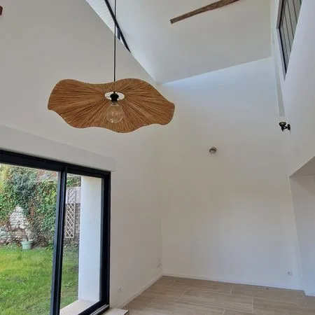 Grange entièrement rénovée de 120 m2 avec terrain de 300m2