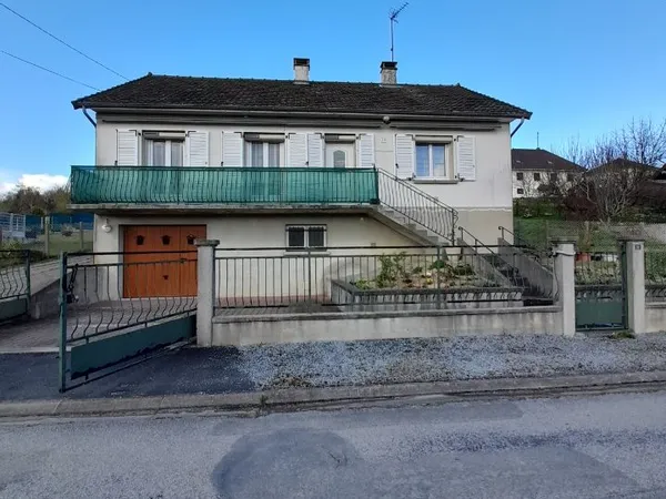 Maison habitable de suite,3 chambres,garage,grenier,jardin