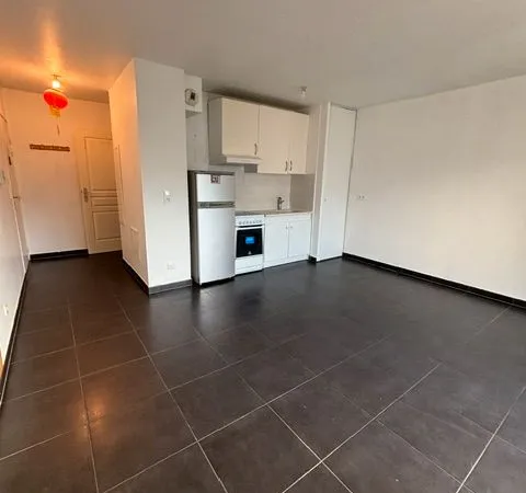 Location d'un studio 30m2_immeuble standing_ Centre-ville Aulnay sous-bois_ loyer 785 cc