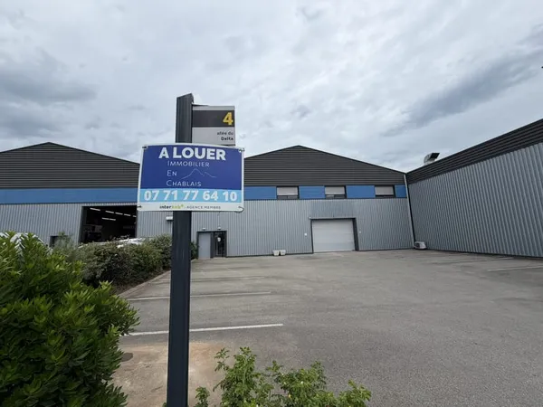 Vongy Park - local entrepôt et bureaux