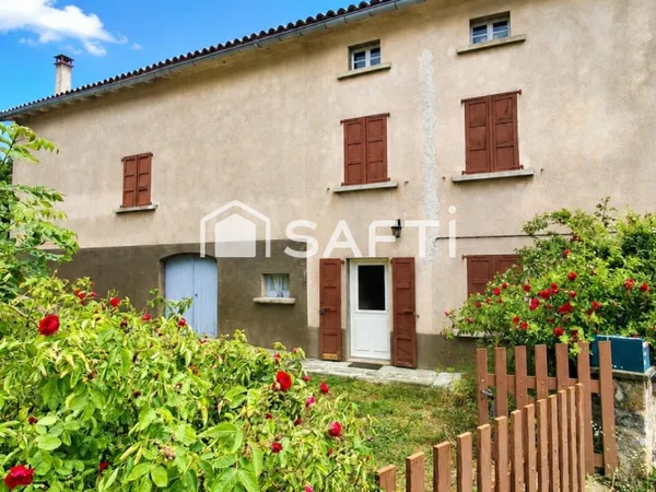 Beau corps de ferme avec une partie habitable de 115 m² + grange 200 m² + garage