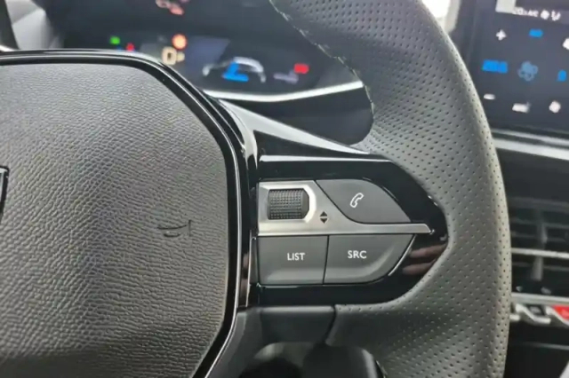 Peugeot 208 electrique 50 kwh 136ch — photo 44