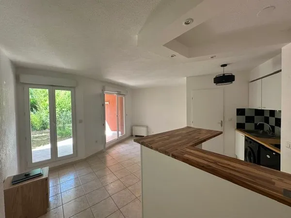 studio avec extérieur au coeur de Puyricard