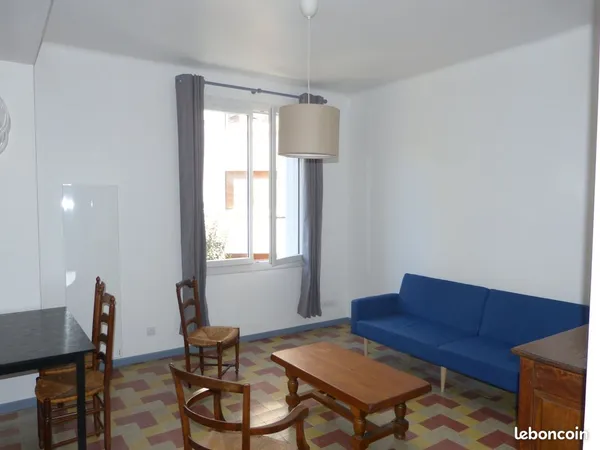 Appartement T3, 64m2 meublé rénové avec cave, au centre du Mourillon à Toulon