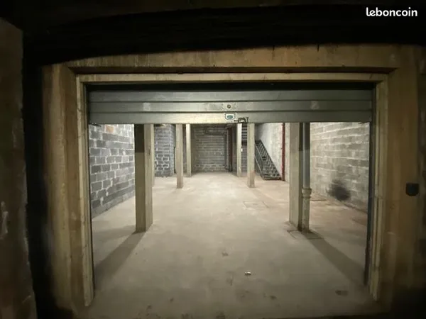 Garage 70m² A LOUER
