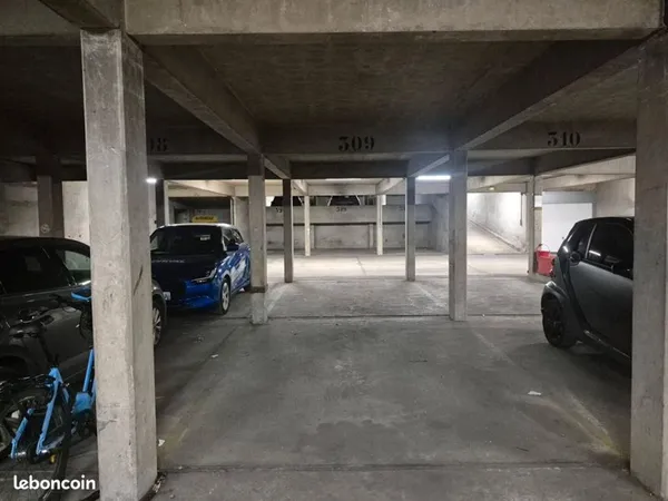 Parking/box 10 m² PARIS