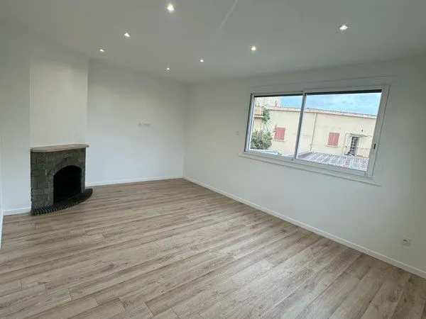 🏡 À LOUER - SUPERBE APPARTEMENT T4 DE 95 m² RÉNOVÉ À NEUF, TRAVERSANT, LUMINEUX ET CLIMATISÉ