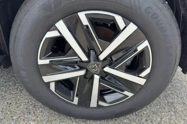 Peugeot 2008 electrique 54 kwh 156 ch — photo 15