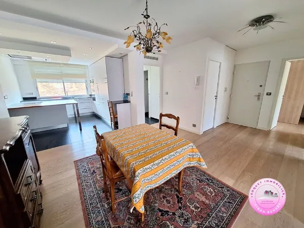SOQUET IMMOBILIER RENNES - A VENDRE APPARTEMENT RENOVE HYPERCENTRE AVEC ASCENSEUR ET STATIONNEMENT P
