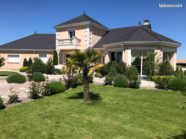 Maison • 5 pièces • 164m2