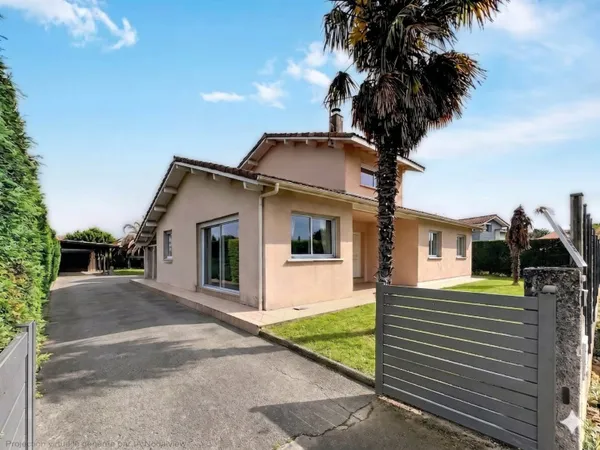 Maison 6 pièces 121 m²