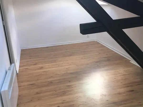 Loue studio 16m²