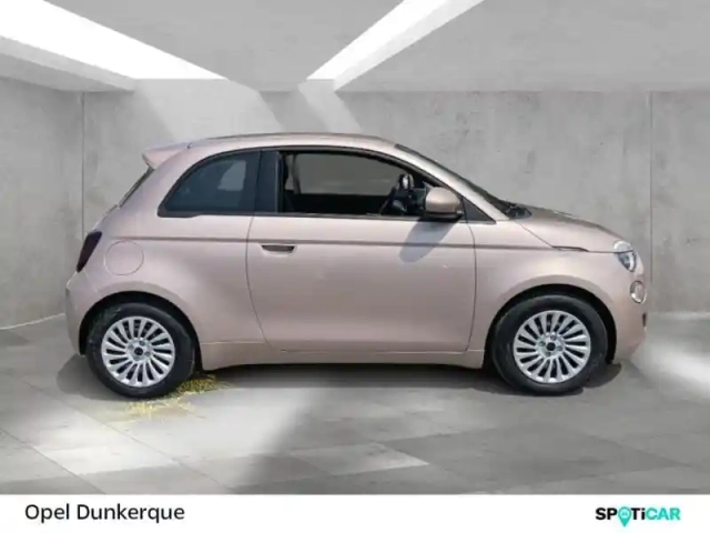 Fiat 500 e 95ch action — photo 6