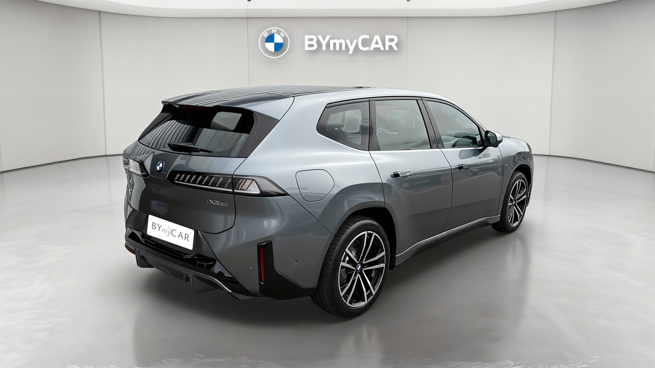 BMW iX3 50 xDrive — photo 5
