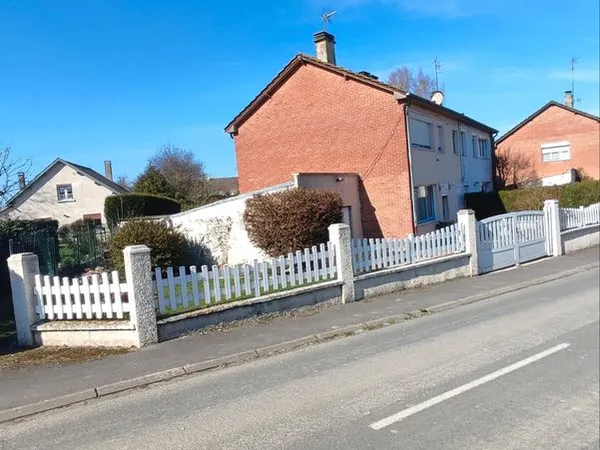 MAISON FAMILIALE 81 m² - 4 pièces EXCELLENT SECTEUR -