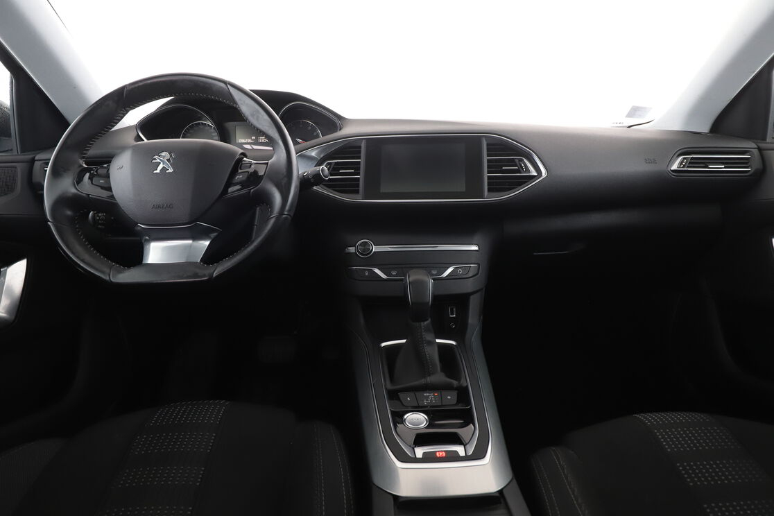 Peugeot 308 1.2 PureTech Allure EAT6 — photo 11