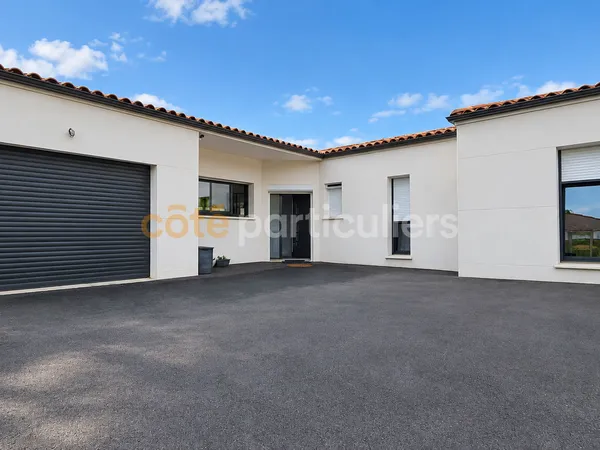 CHALLANS -- MAISON 7 PIECES -- 146 M2 -- PLAIN-PIED -- JARDIN -- GARAGE