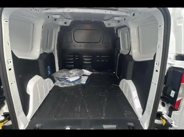 Ford Transit Courier electrique 100 kw 136ch batterie 54 kwh trend — photo 11