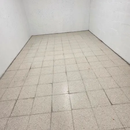 Local Stockage sécurisé 24m2 - Idéal Artisans, E-commerce et professionnels