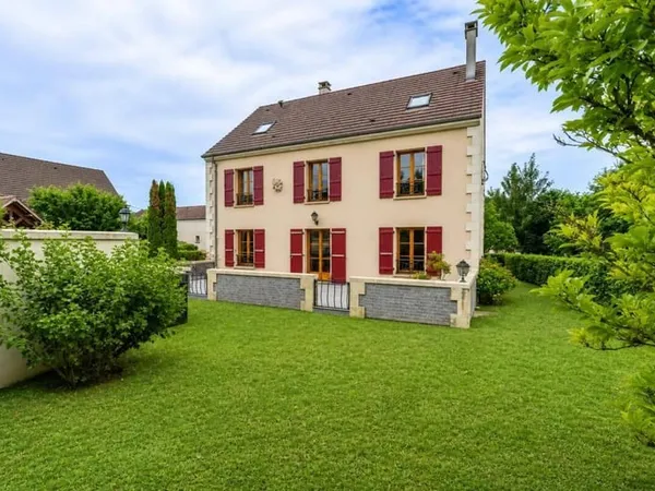 Maison 8 pièces 214 m²