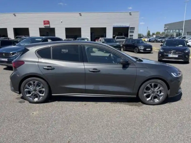Ford Focus 1.5 ecoblue 115ch st-line x bva8 — photo 4