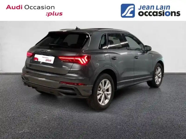 Audi Q3 35 tfsi 150 ch s tronic 7 — photo 45