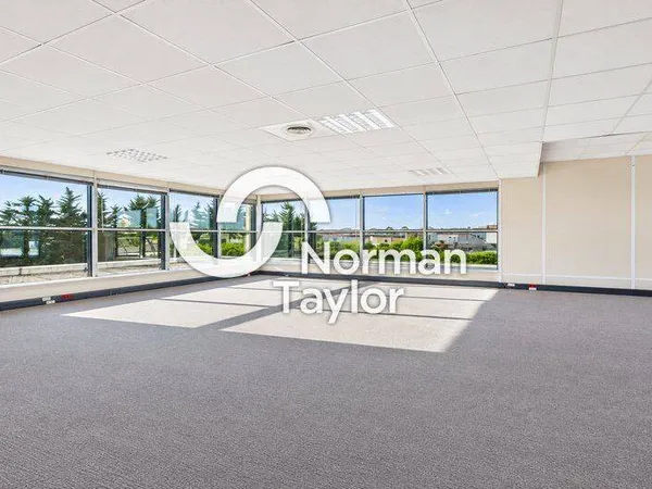 Bureaux 1193 m²