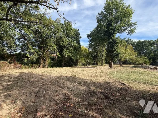 Terrain 163 m²