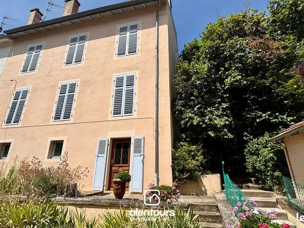 Propriété 9 pièces 158 m²