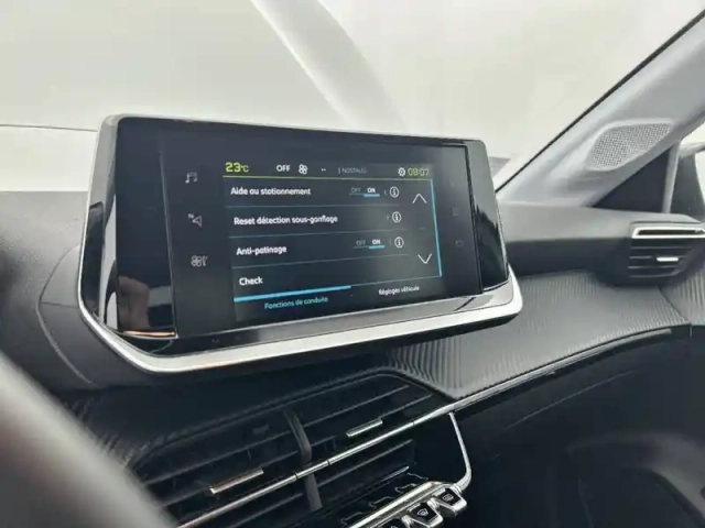 Peugeot 208 electrique 50 kwh 136ch — photo 21