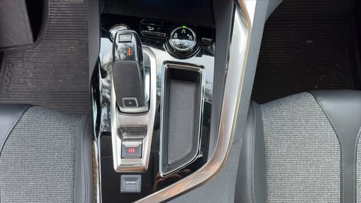 Peugeot 5008 1.5 BlueHDi 130 EAT8 - Allure – 2020 – 120169 km – Diesel – Boîte Automatique — photo 10