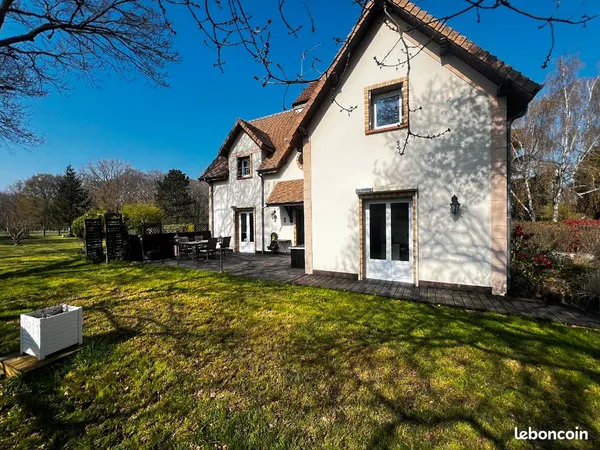 Maison 5 chambres sur jardin 2000 m2