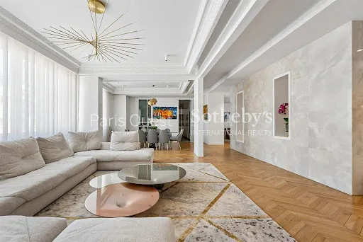 Appartement 6 pièces 243 m²