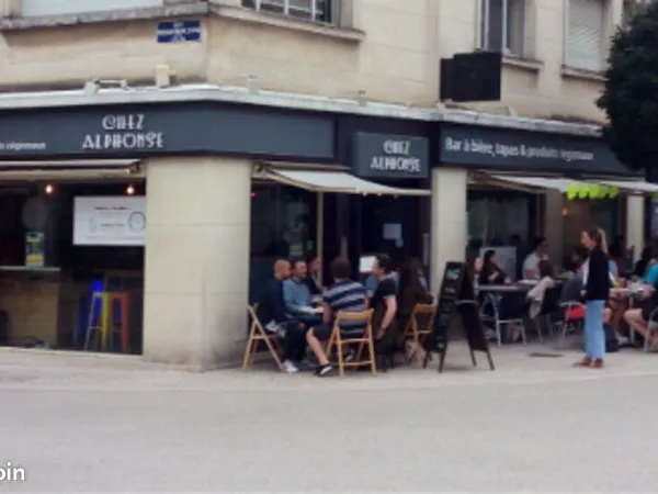 Local commercial 106 m² POITIERS