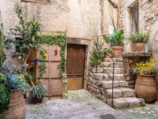 Pied-à-terre idéal ou investissement de charme au coeur du vi